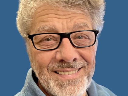 Vladimir Paperny. "War and Exhibitions"